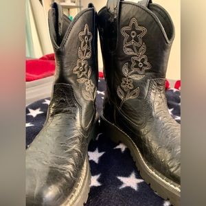 Ladies size 9 Ariat boots